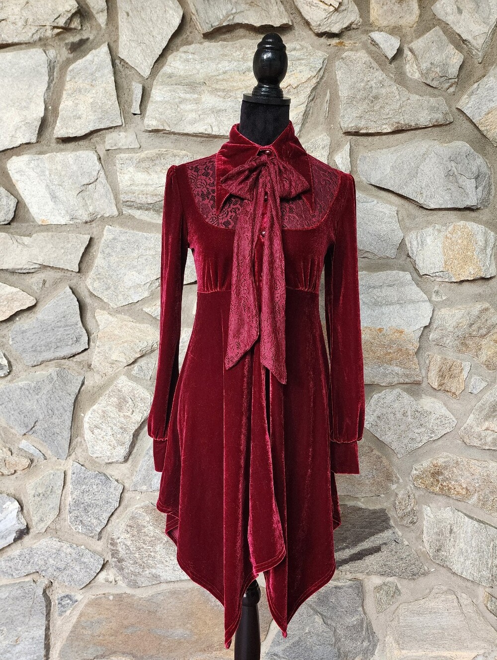 NWT Killstar Nymyra Velvet Cameo Dress Red Velvet - Picture 7 of 8